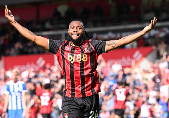 曼城足总杯大捷后：林德斯盛赞新援，展望多线征程