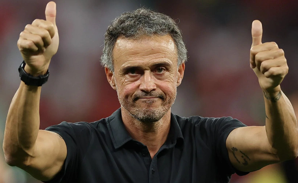 曼联选帅遇阻：恩里克倾向留巴黎，红魔另寻新帅人选