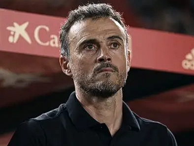 欧冠1/8决赛首回合巴黎大捷，恩里克展望次回合谨慎乐观